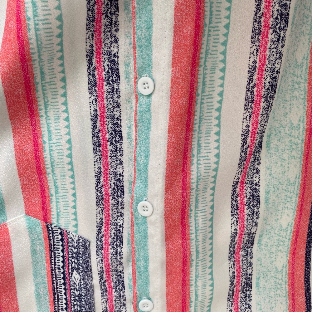 Women’s Boutique Oversized Shirt with Button Lapels on Sleeves. Size Small NWOT - Picture 3 of 14